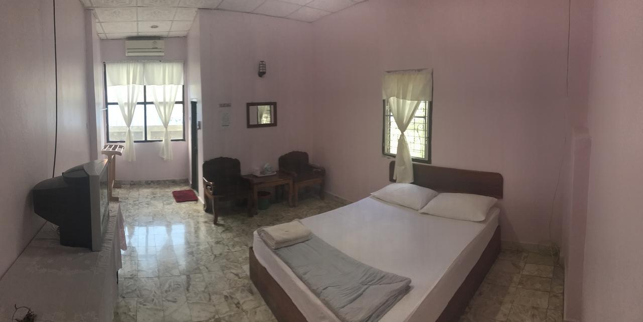 99 Inn Hotel Пакчонг Экстерьер фото