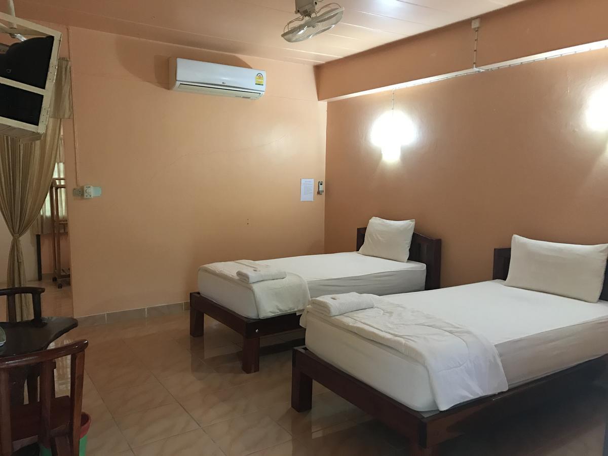 99 Inn Hotel Пакчонг Экстерьер фото